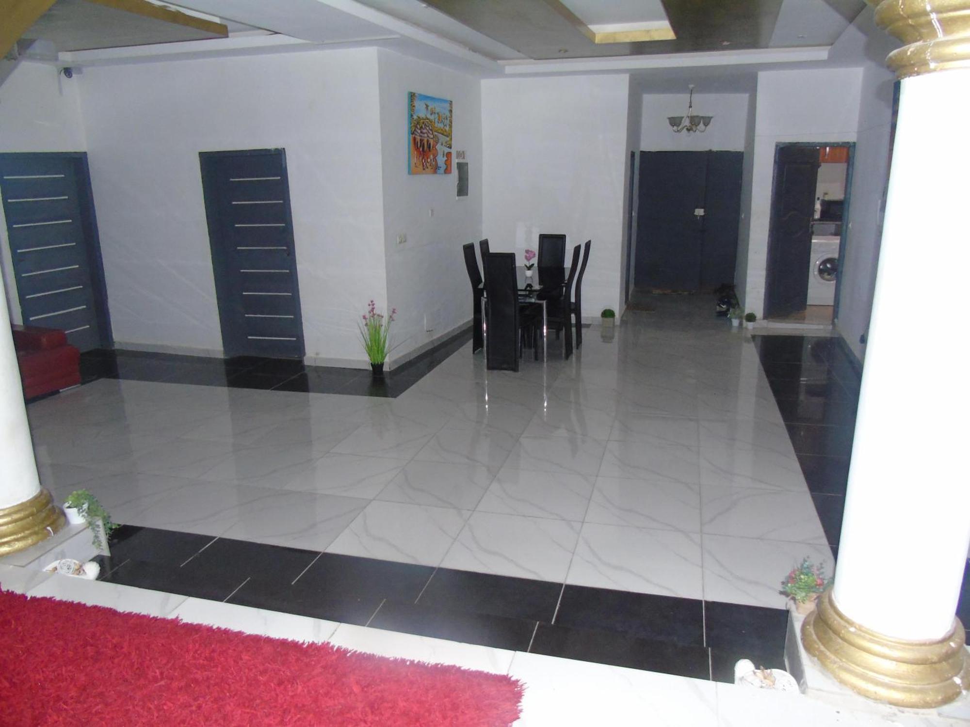 Welcome To Our Lovely 3-Bed Apartment In Abidjan Cocody Ngoại thất bức ảnh