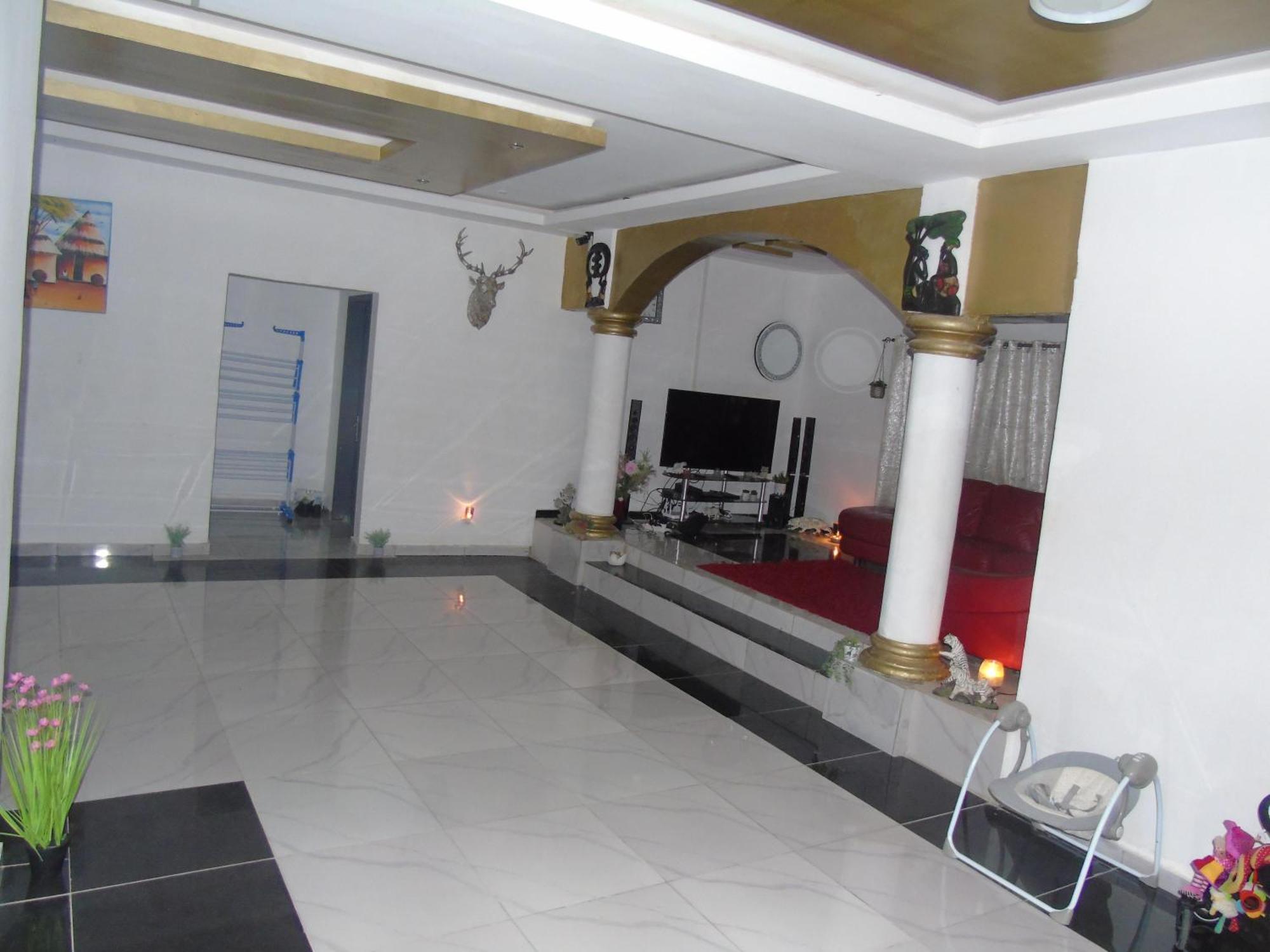 Welcome To Our Lovely 3-Bed Apartment In Abidjan Cocody Ngoại thất bức ảnh