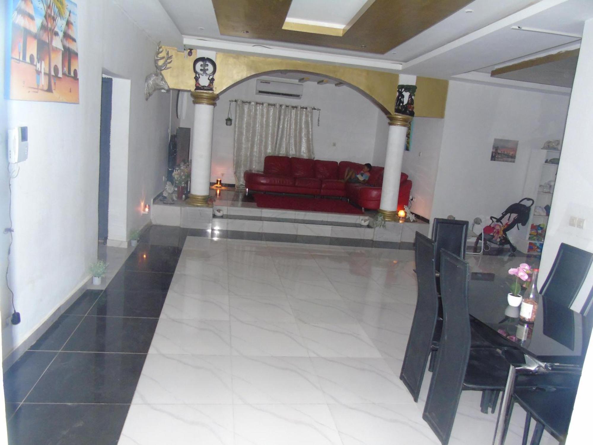 Welcome To Our Lovely 3-Bed Apartment In Abidjan Cocody Ngoại thất bức ảnh