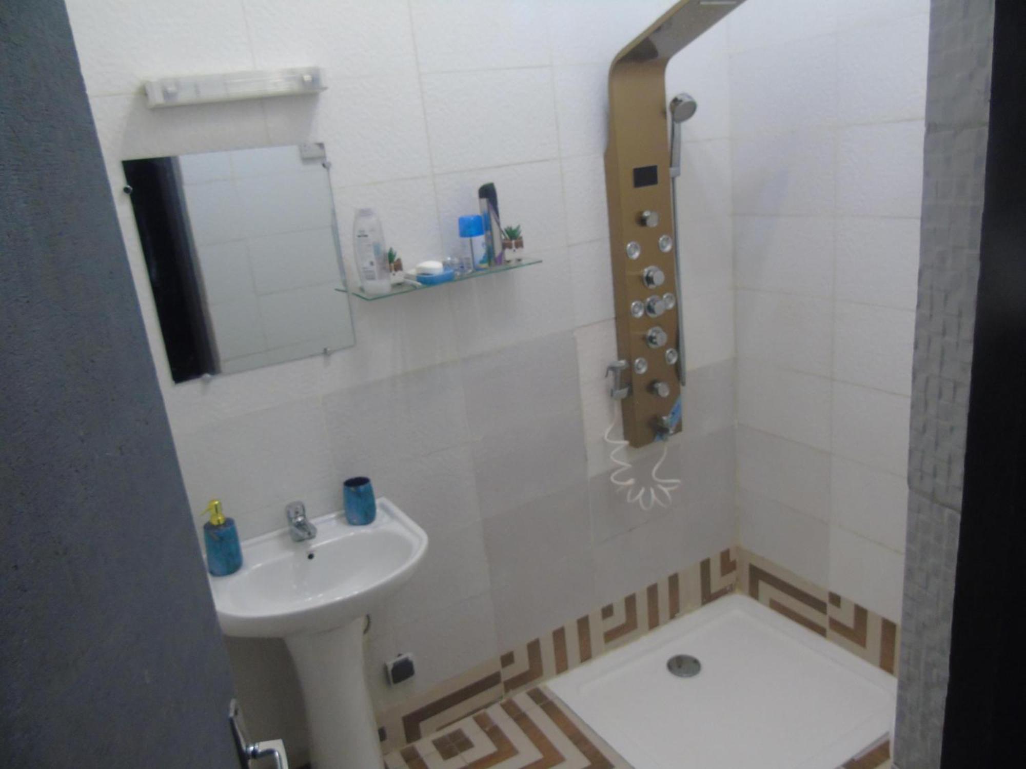 Welcome To Our Lovely 3-Bed Apartment In Abidjan Cocody Ngoại thất bức ảnh