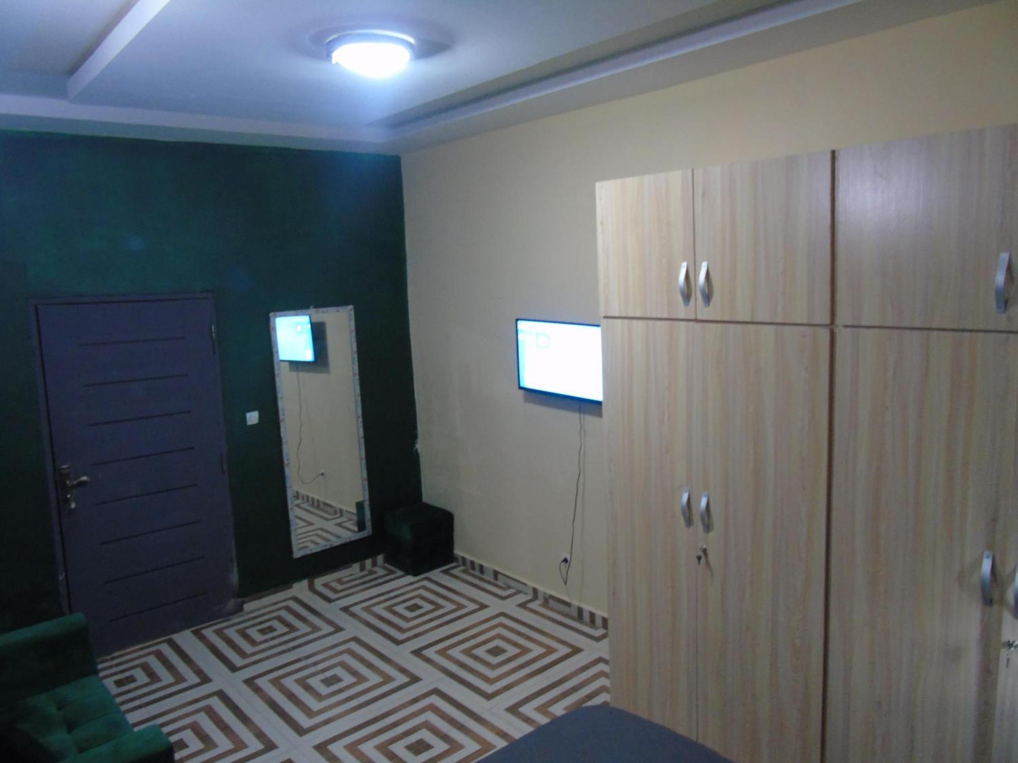 Welcome To Our Lovely 3-Bed Apartment In Abidjan Cocody Ngoại thất bức ảnh