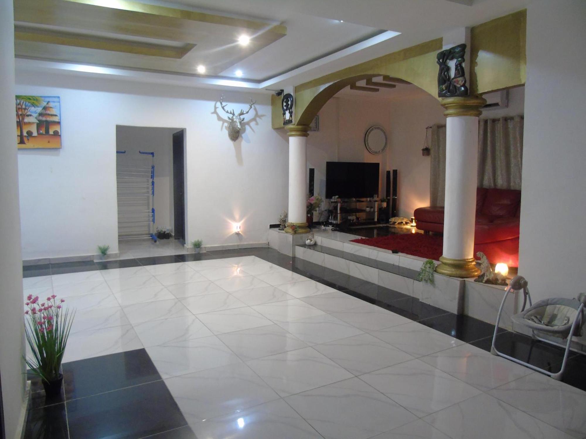 Welcome To Our Lovely 3-Bed Apartment In Abidjan Cocody Ngoại thất bức ảnh