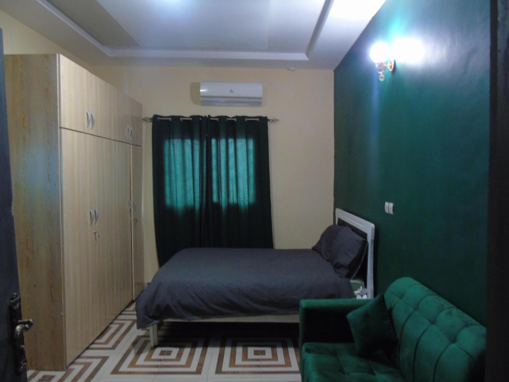 Welcome To Our Lovely 3-Bed Apartment In Abidjan Cocody Ngoại thất bức ảnh