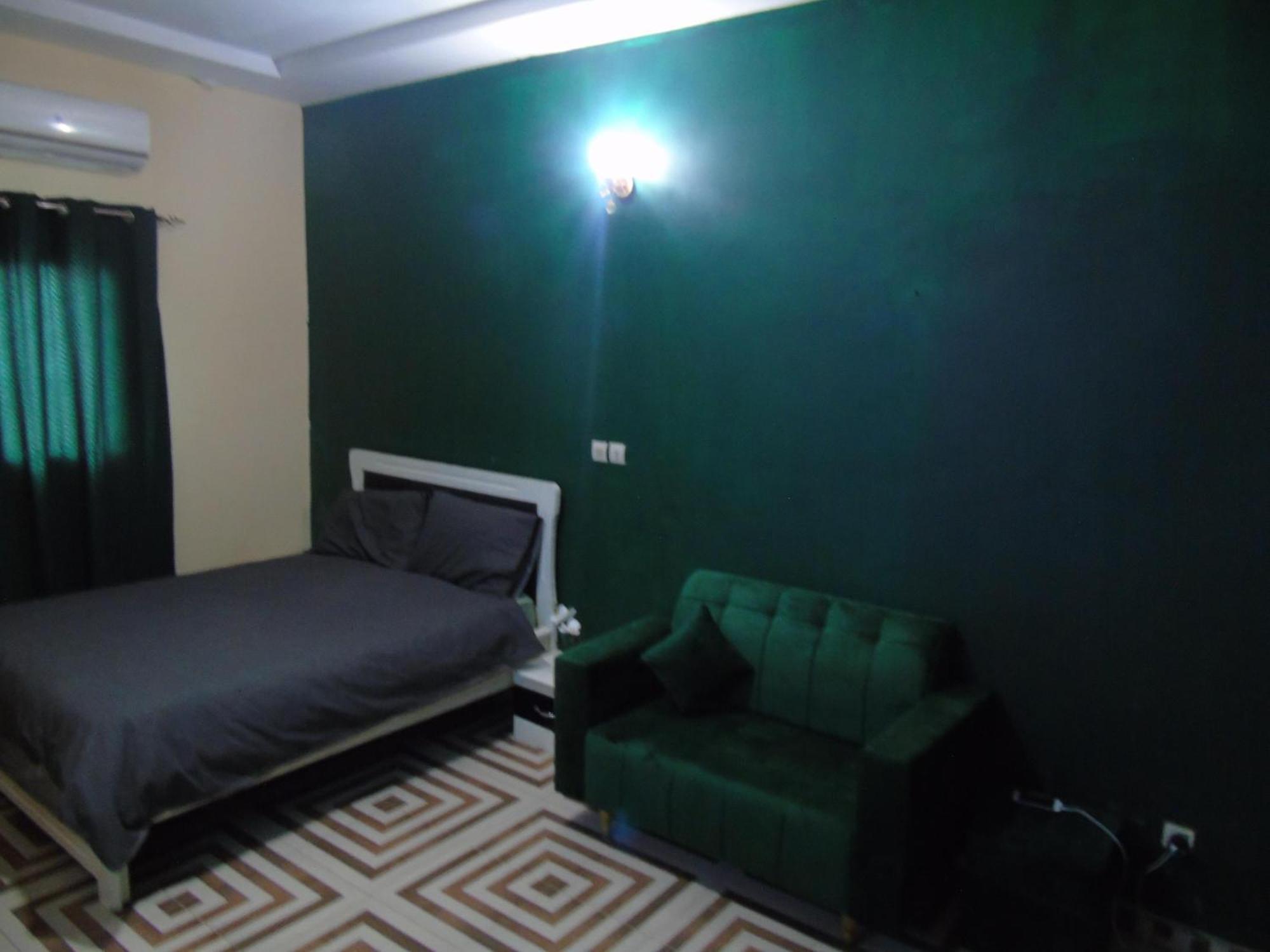 Welcome To Our Lovely 3-Bed Apartment In Abidjan Cocody Ngoại thất bức ảnh